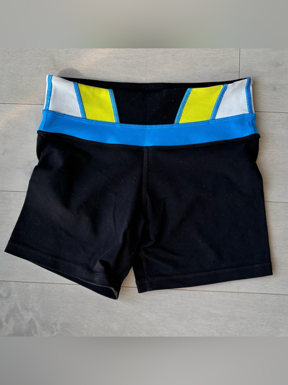 Lululemon shorts size 2